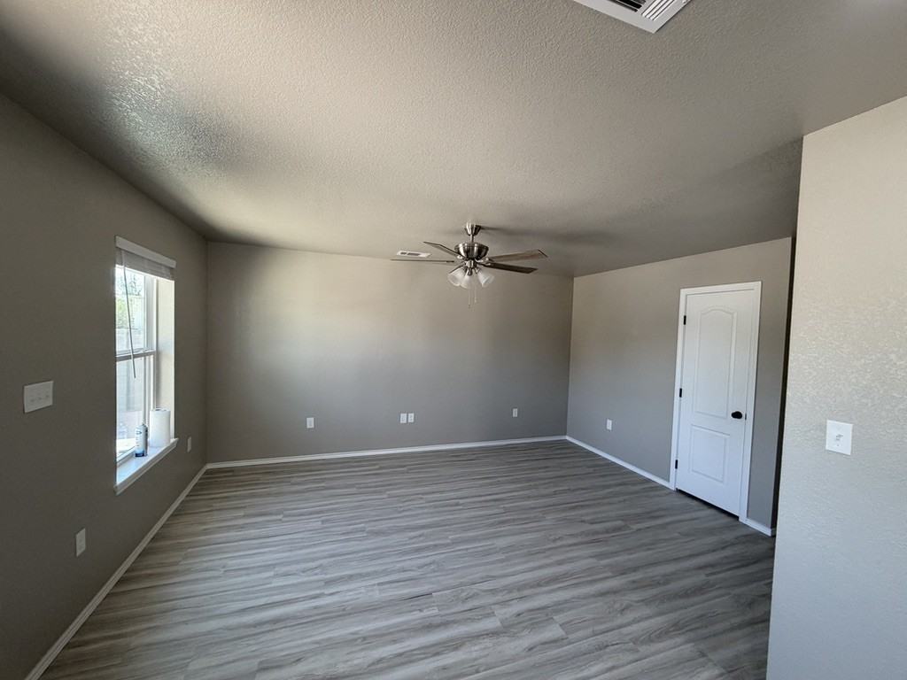2413 Avenue B #A - Photo 2 of 9