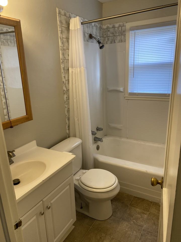 7605 Locust St #NA - Photo 5 of 14