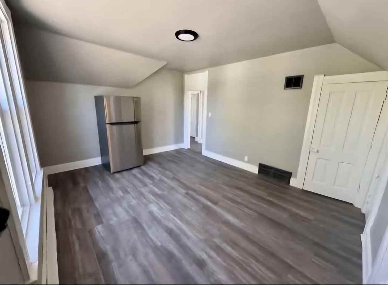 1401 Elizabeth St #2 - Photo 2 of 9