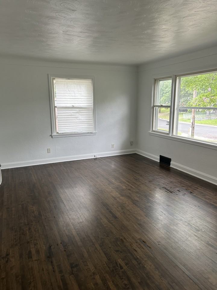 47 West Rd #NA - Photo 6 of 12