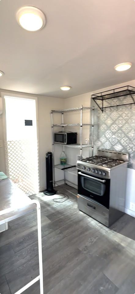 533 22nd St #2 - Photo 4 of 10