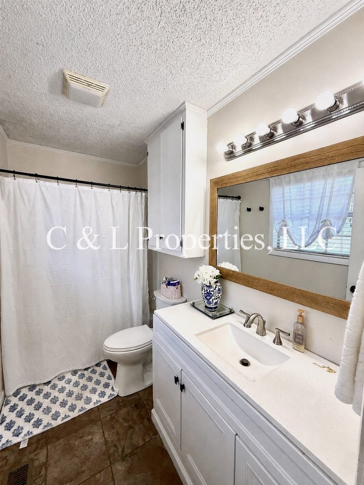 202 Helen St #NA - Photo 4 of 14