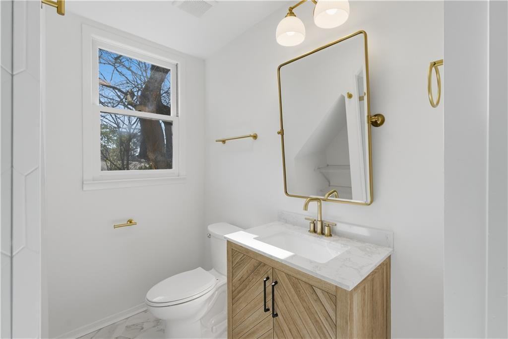 2415 Charleston Oaks Ln #2415 - Photo 3 of 18