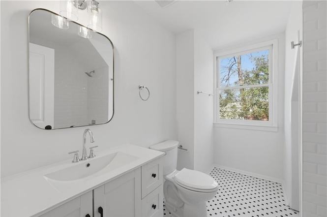 2413 Charleston Oaks Ln #2413 - Photo 4 of 14