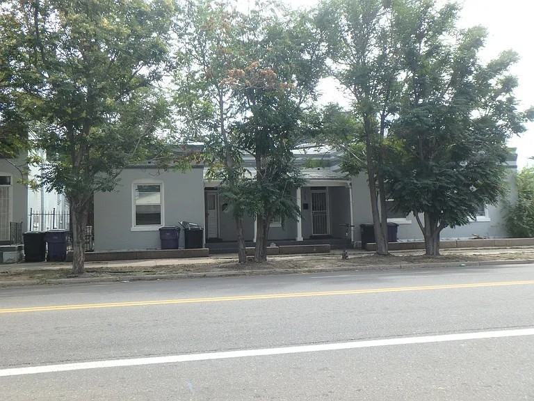 3704 Walnut St #3704