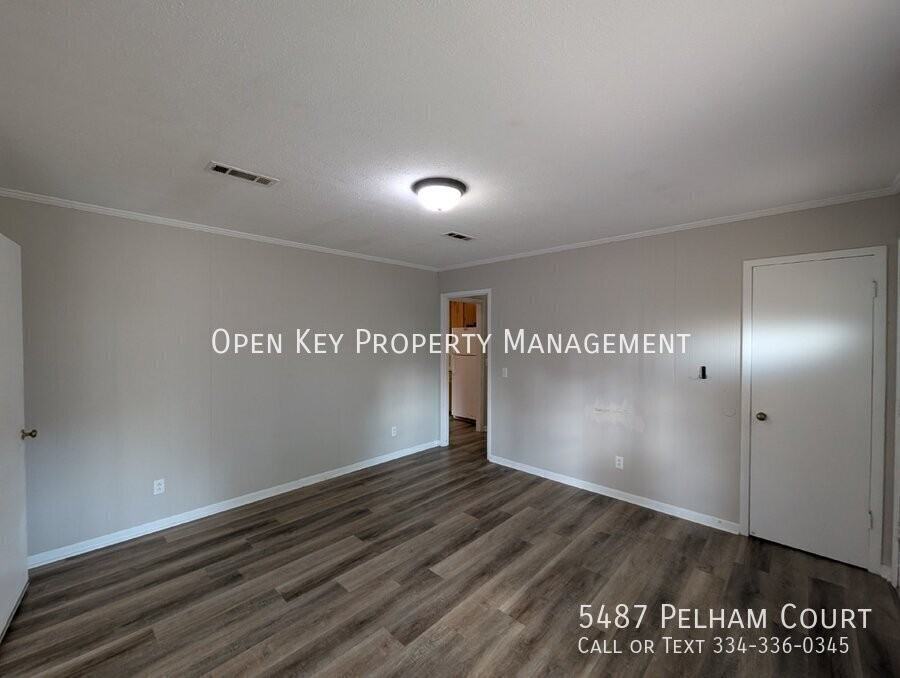 5487 Pelham Ct - Photo 3 of 29
