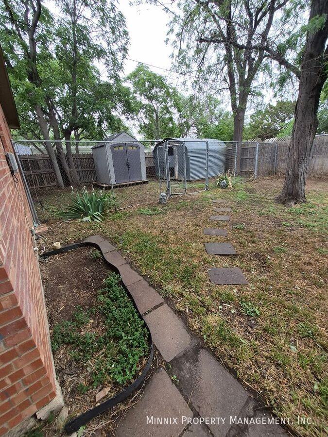 3719 Julie Dr - Photo 5 of 42