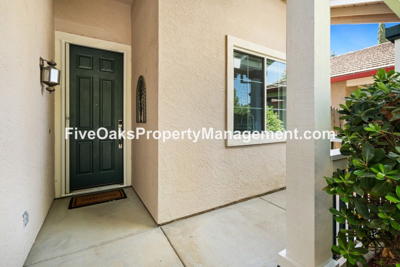 885 Rathbone Cir - Photo 2 of 20