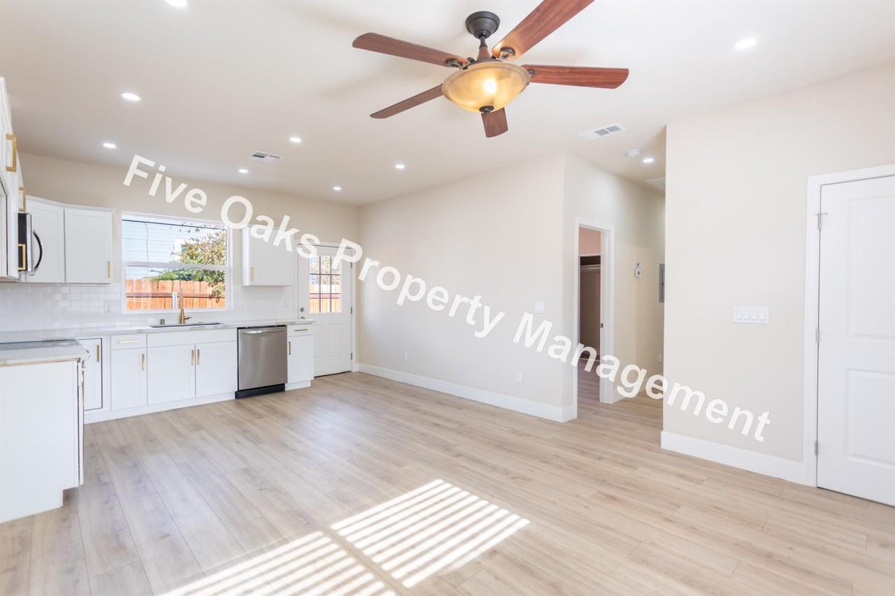 811 1/2 Natoma St - Photo 3 of 28