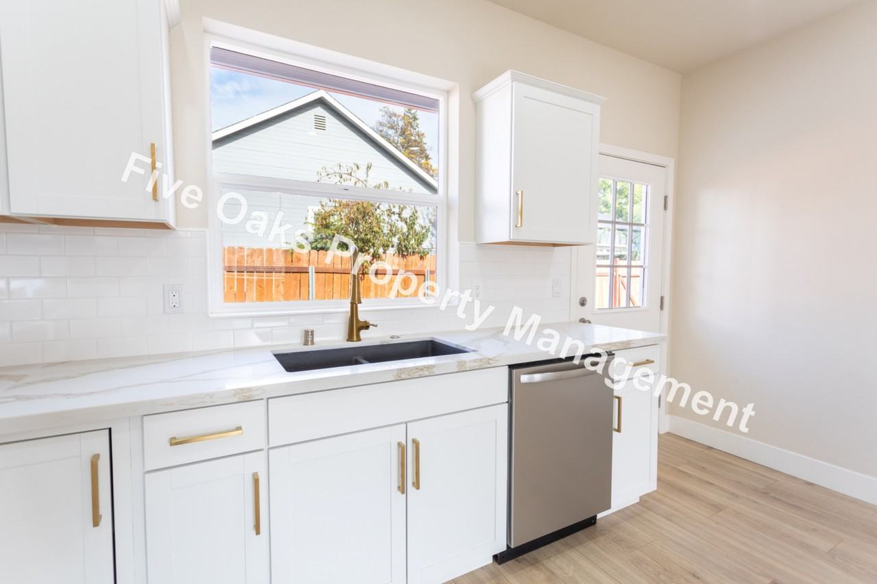 811 1/2 Natoma St - Photo 5 of 28