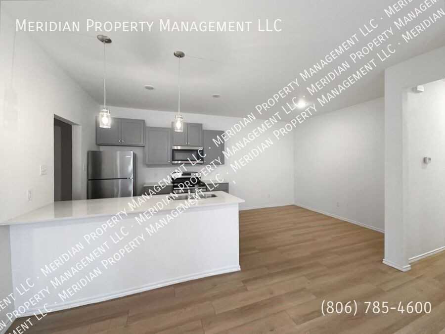 5526 Itasca St #B - Photo 5 of 31