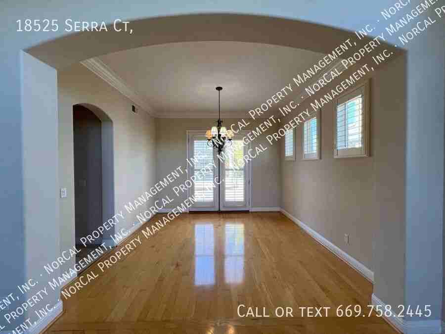 18525 Serra Ct - Photo 4 of 40