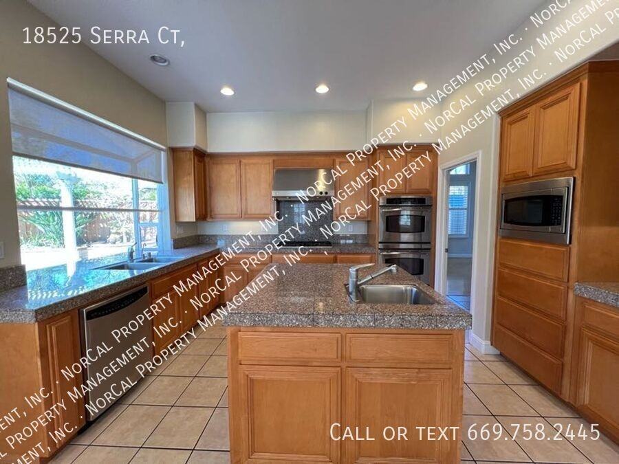18525 Serra Ct - Photo 6 of 40
