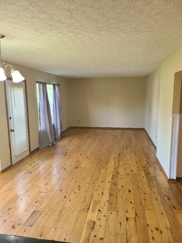 3542 Patcon Way - Photo 7 of 37
