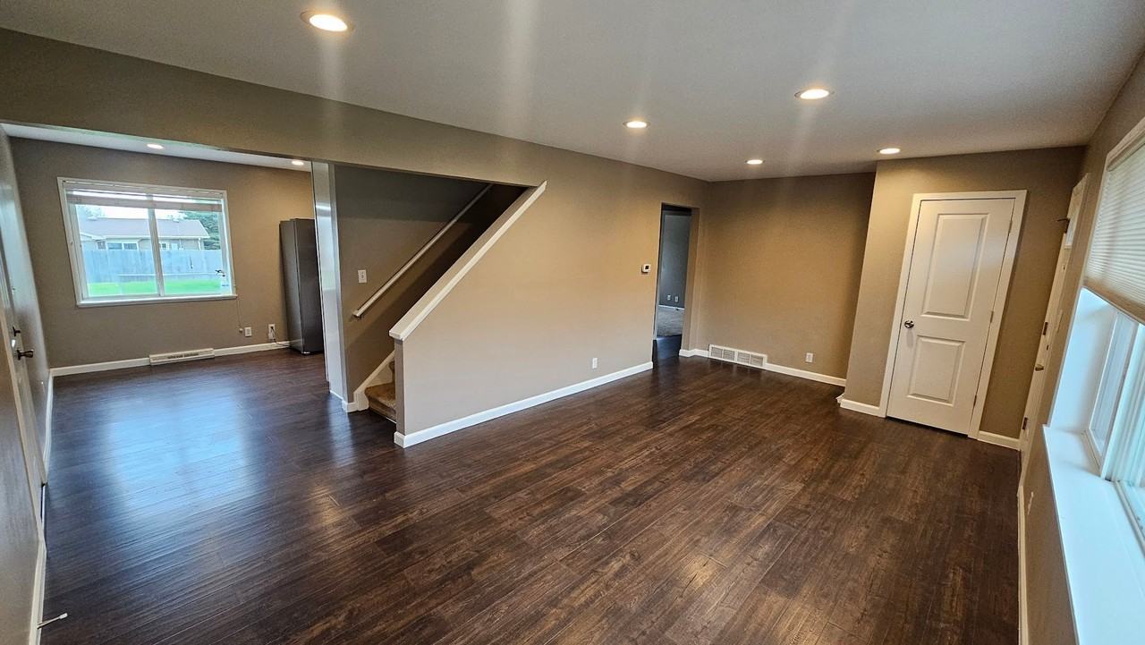 800 Lotus Way - Photo 7 of 19