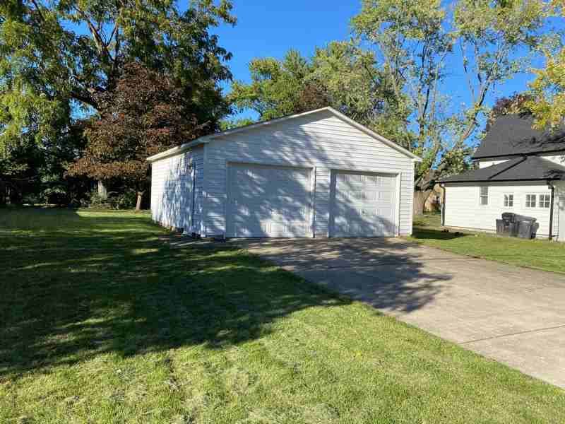 1213 S 19th St - Photo 4 of 20
