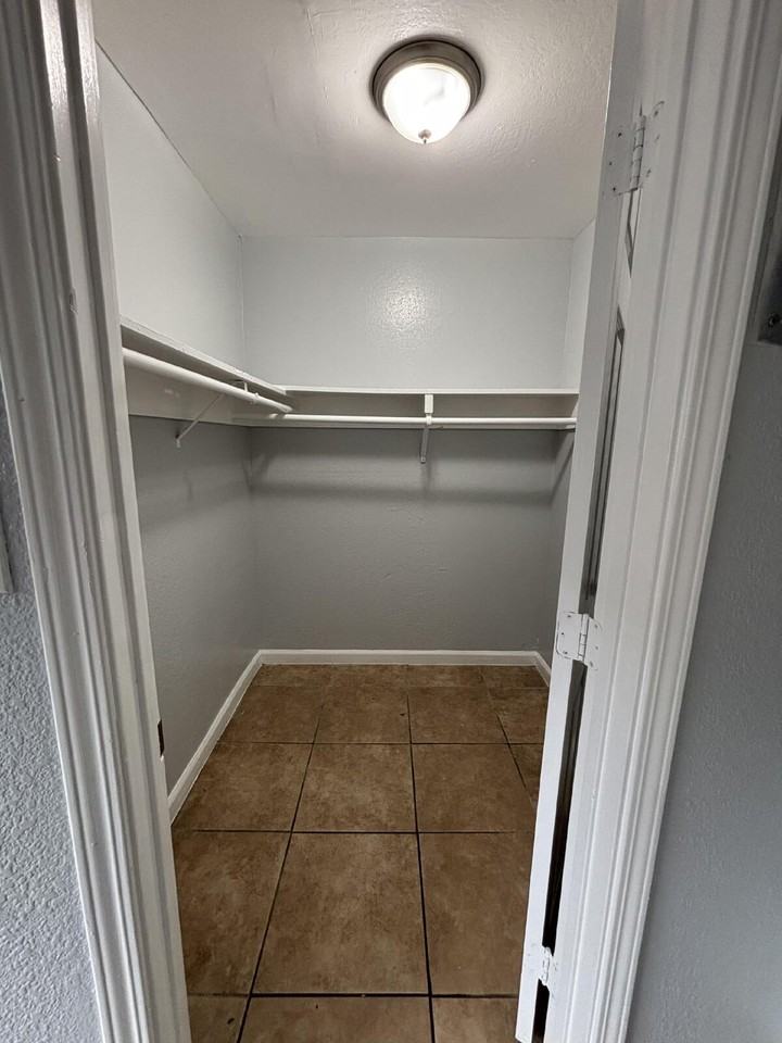 729 Dixieanne Ave #03 - Photo 6 of 7