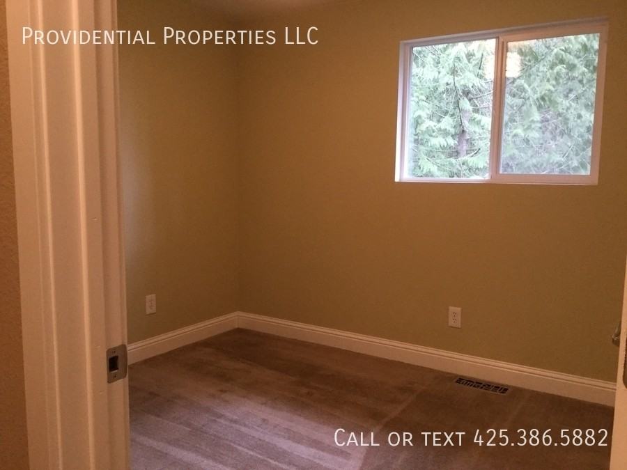 17009 Ne 28th Pl - Photo 6 of 16