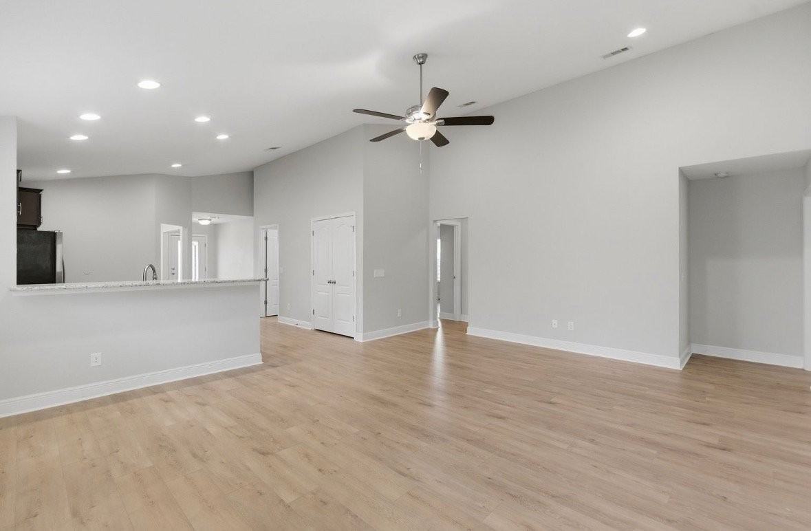5093 Carley Ct - Photo 5 of 10