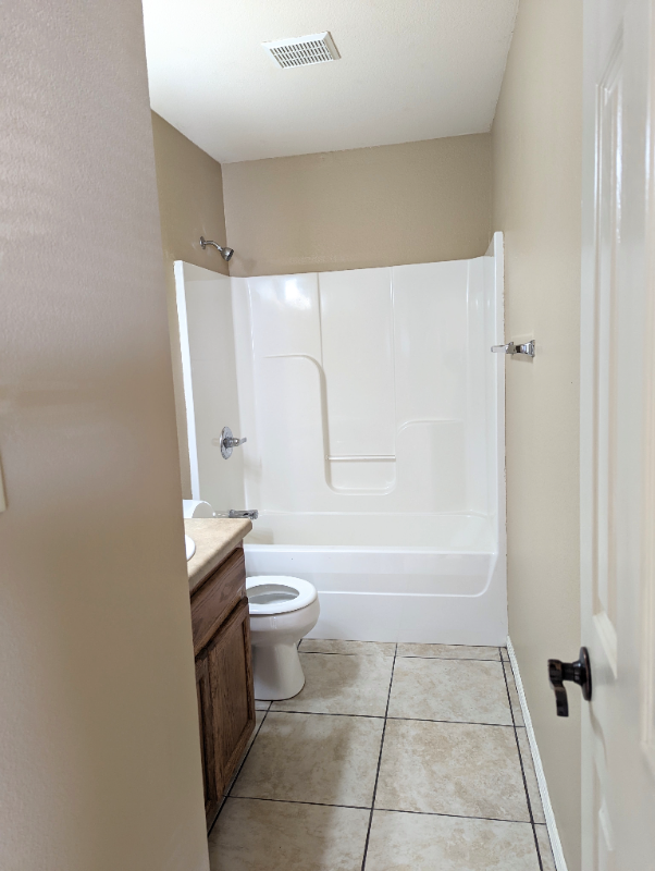 415 S Vine St #B - Photo 2 of 17