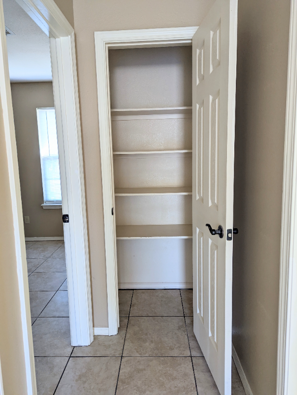 415 S Vine St #B - Photo 7 of 17