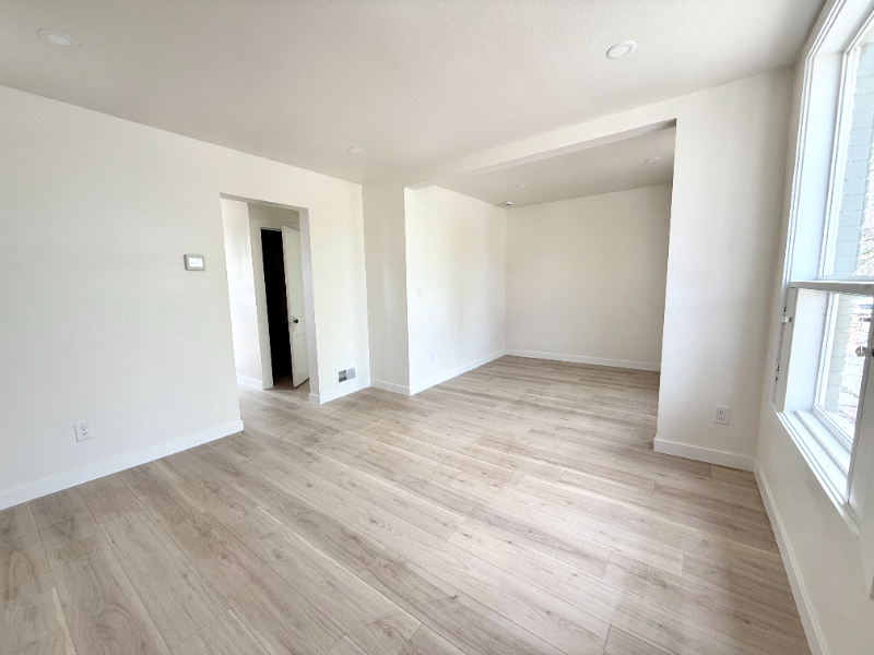 708 E Dakota Ave - Photo 3 of 16