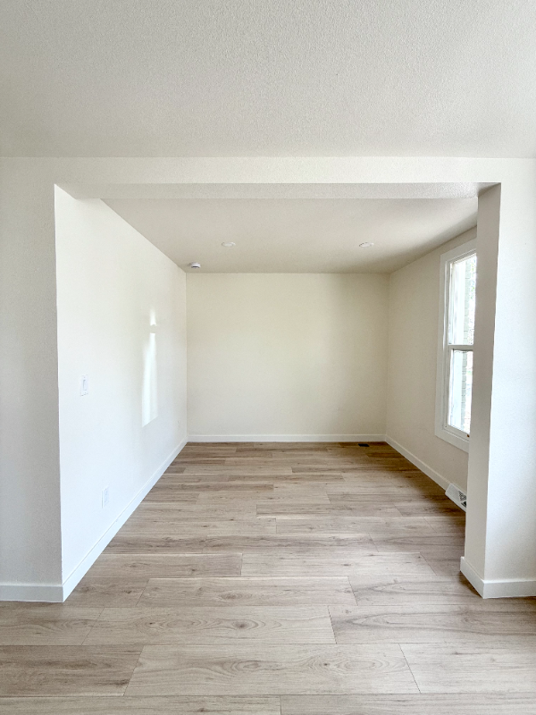 708 E Dakota Ave - Photo 5 of 16