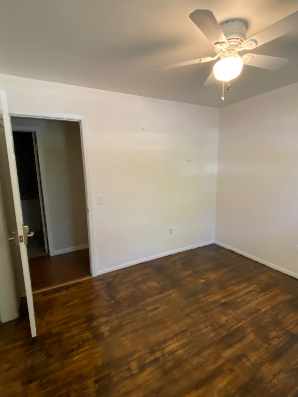 620 S Oswego St - Photo 2 of 9
