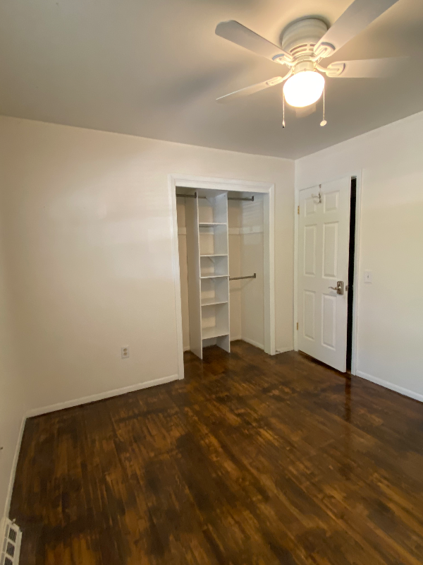620 S Oswego St - Photo 3 of 9