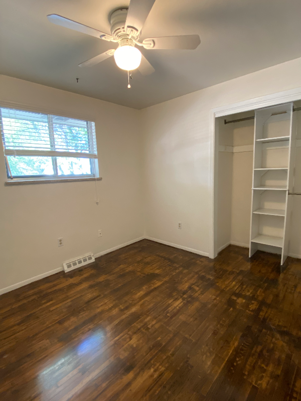 620 S Oswego St - Photo 4 of 9