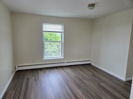 featured image of 131 N Clinton St #3