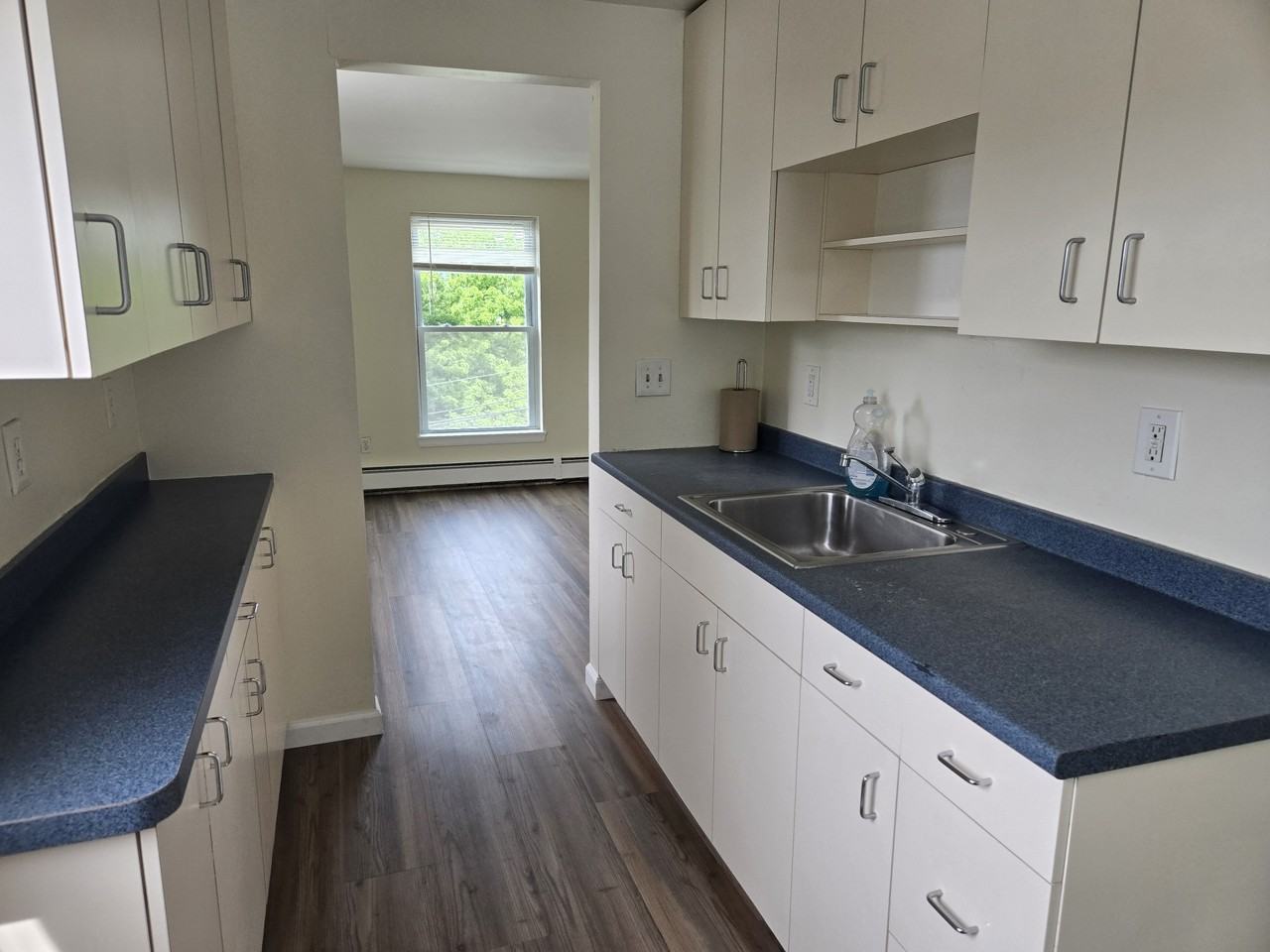 131 N Clinton St #3 - Photo 3 of 10