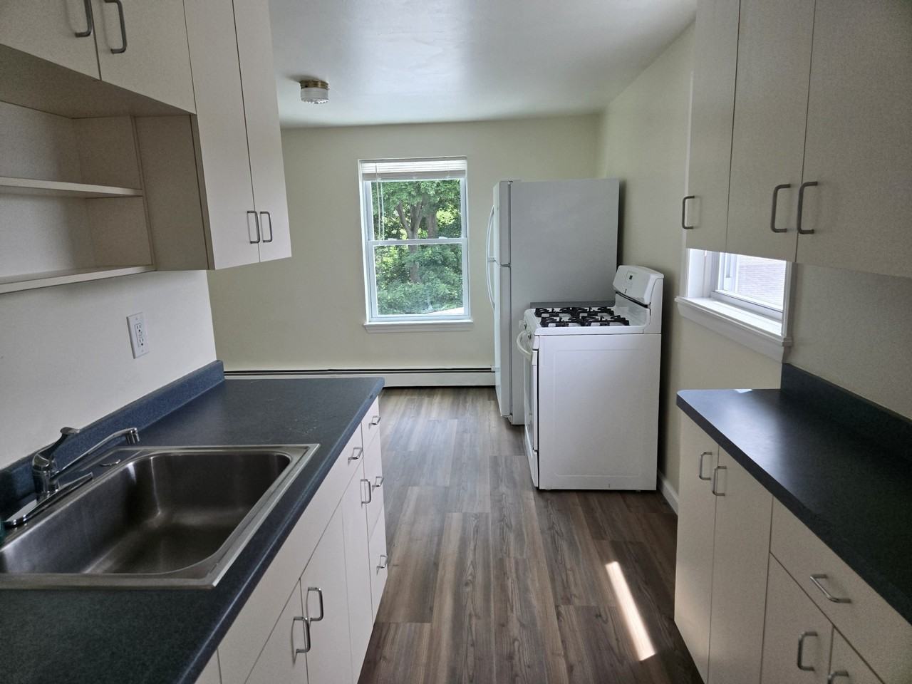 131 N Clinton St #3 - Photo 4 of 10