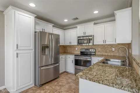 204 Southern Creek Cir - Photo 7 of 20