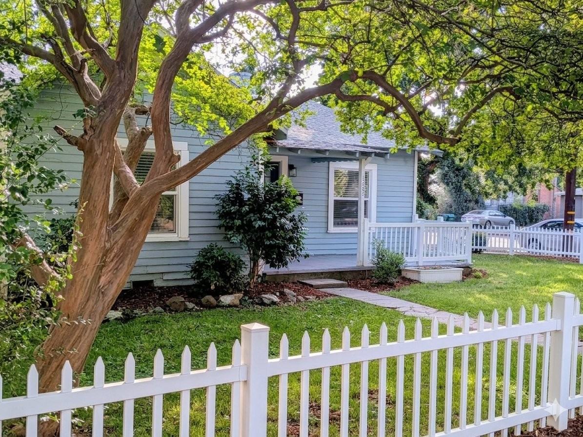 1267 Warner St - Photo 2 of 16