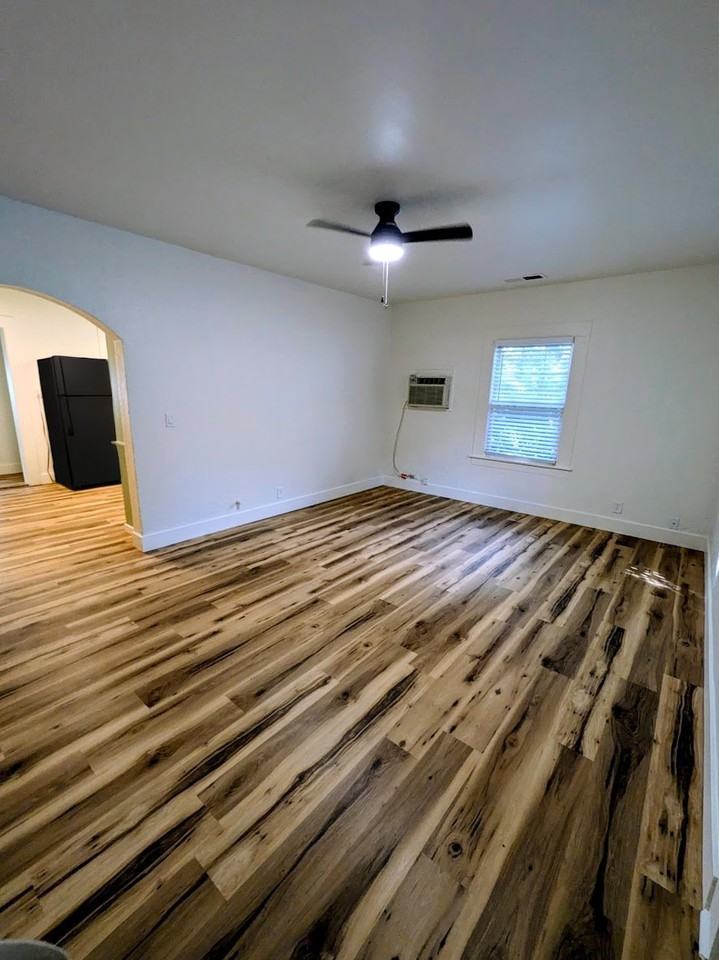 1267 Warner St - Photo 3 of 16