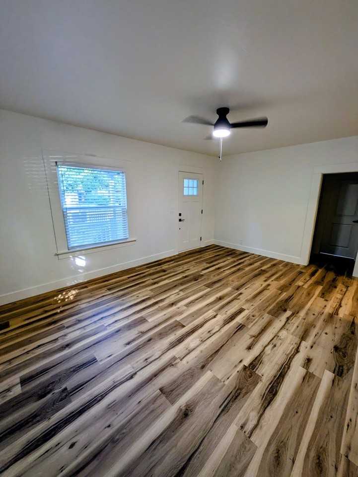 1267 Warner St - Photo 4 of 16