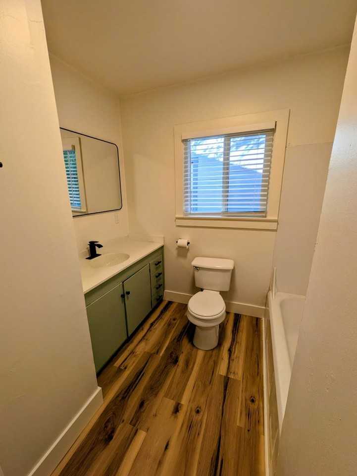 1267 Warner St - Photo 7 of 16