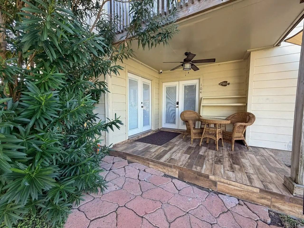 15421 Seamount Cay Ct #104 - Photo 5 of 35