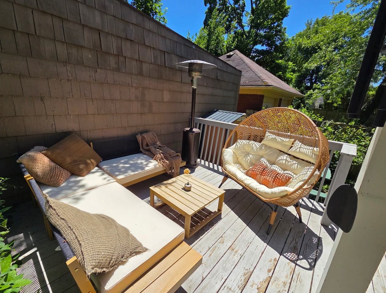 2155 Middlefield Rd - Photo 3 of 20