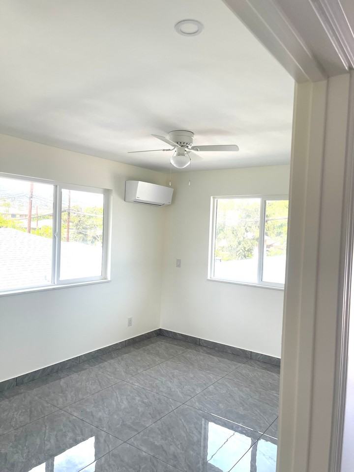 918 8Th Avebedroom - Photo 4 of 15
