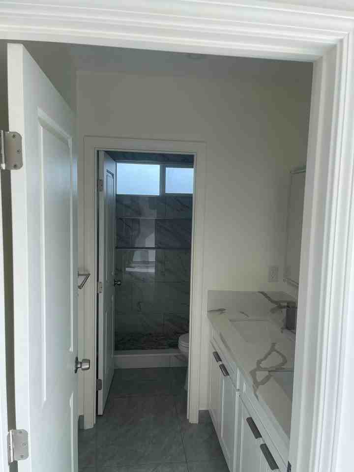 918 8Th Avebedroom - Photo 5 of 15