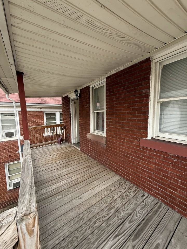 1807 4th Ave #2 - Photo 5 of 9