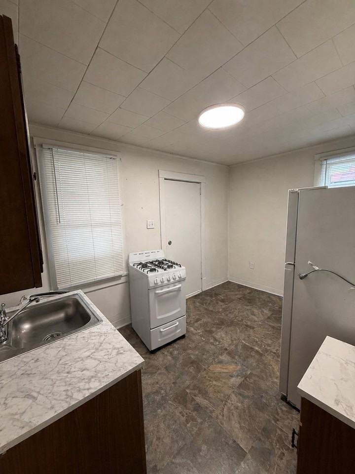 1807 4th Ave #2 - Photo 7 of 9