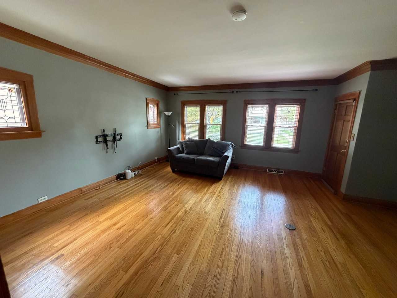 1100 Elgin Ave #1 - Photo 7 of 12