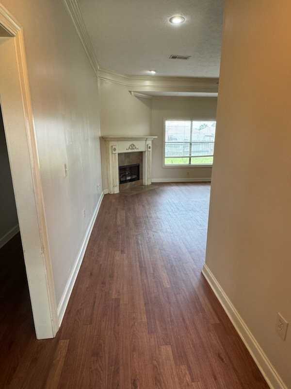 913 Caitlin Cv - Photo 2 of 13
