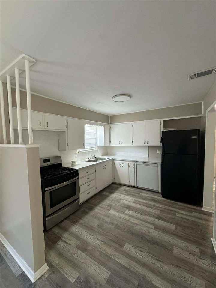 5208 Aztec Dr - Photo 2 of 6