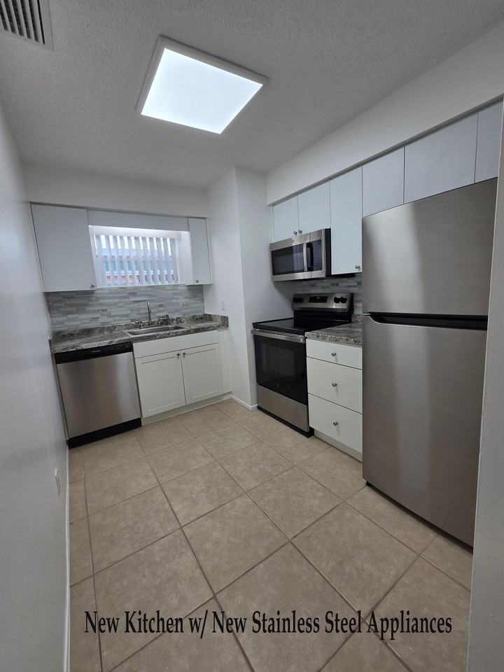 3131 16th St N #4 - Photo 2 of 16