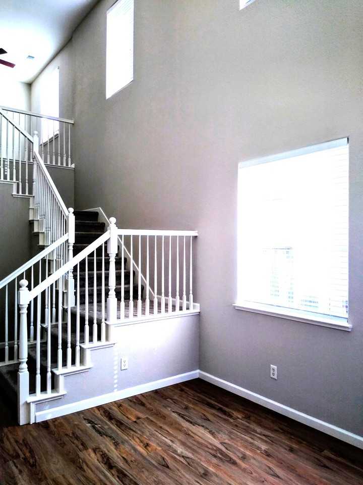 325 American Farms Ave - Photo 3 of 15