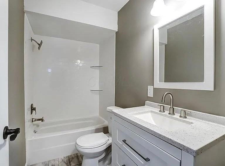 1517 Elmore Ave - Photo 4 of 10
